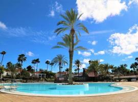 Newly listed and renovated Bungalow in Parque Golf Maspalomas，位于马斯帕洛马斯的酒店