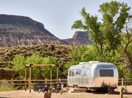 AutoCamp Zion，位于维尔京的酒店