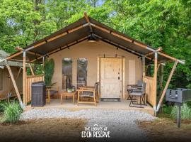 The Lodges at Eden Reserve - Safari Tents，位于威廉斯敦的豪华帐篷