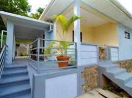 Taylor's Retreat - 5min to Sandals Resort & Beach，位于Buccament的酒店