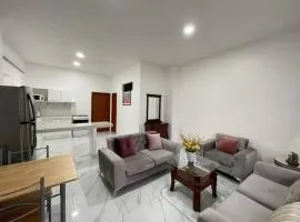 Confortable Apartamento # 2 planta baja