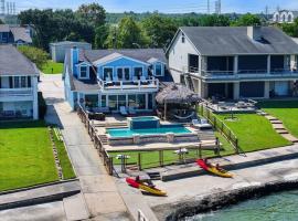 Bayfront Luxury House with Pool，位于凯马的酒店