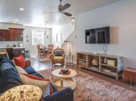 Inviting Flagstaff Condo 3 Mi to Downtown!