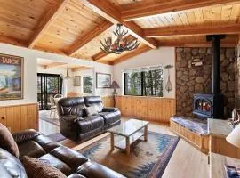 Cozy 3BDR - 1 Minute to the Beach!