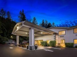 罗格河畔贝斯特韦斯特酒店，位于Rogue River的酒店