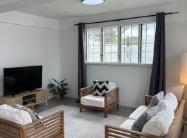 Cozy 1 Bedroom Apartment WIFI NETFLIX，位于努库阿洛法的酒店