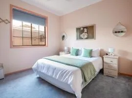 Family Beach House Near Barwon River & Beaches
