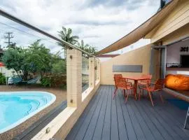 Pool and Spa on the Lakefront with Suite Studio