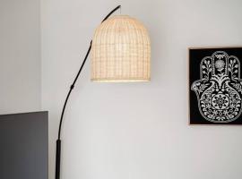 Charming 2Beds with Mountain & Ocean Views，位于帕西菲卡的酒店