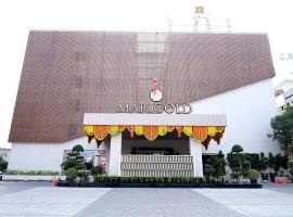 MARIGOLD-Newly Renovated Hotel，位于舍地的酒店
