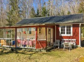 Lovely Home In Kallinge，位于Kallinge的酒店