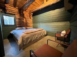 &Ouml;Bois Charlevoix - L'&Eacute;curie 4 Studio，位于圣西蒙的乡村别墅