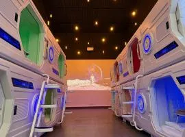 reiminski Abenteuer Space Kapseln, Tennis Squash Soccer, Sport & Wellness