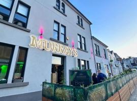 Murrays，位于Bargoed的带停车场的酒店