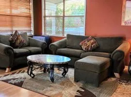 Quiet desert getaway with ping-pong, BBQ, citrus