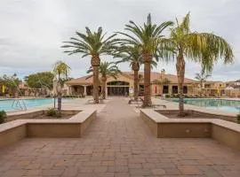 Gated townhouse with heated pool, hot tub, near US60