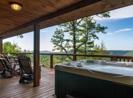Cliffside Family Retreat with View，位于Pine Ridge的酒店