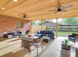 Spacious Little Rock Home with Patio - 9 Mi to Dtwn!