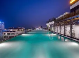 Golden Lotus Grand Da Nang - Panoramic Rooftop Bar & Daily Afternoon Tea