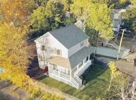 Relax and Explore, Family Friendly Home Near Boston