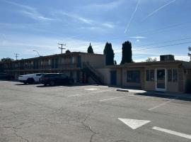 Motel 6 Selma, CA，位于Selma的酒店