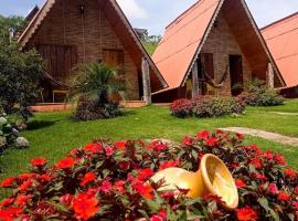 Chalés Flor do Caparaó em Patrimonio da Penha，位于Patrimônio da Penha的木屋