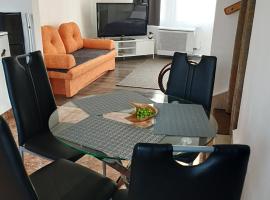 Vár-Lak Apartman，位于巴拉顿菲兹弗的酒店