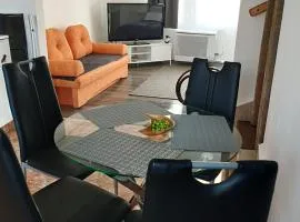 Vár-Lak Apartman