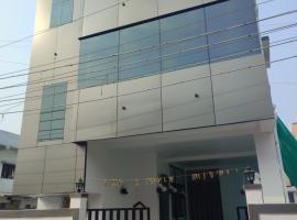 Hotel Neom Inn，位于Rāipur的酒店