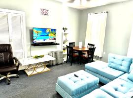 3 Bedroom Apt in Queens, very close to NYC !，位于East Elmhurst的酒店