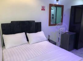 JOELS HOTEL and SUITES，位于伊凯贾的酒店