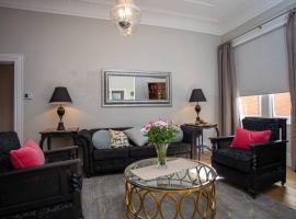 Oxbridge- period home in central Goulburn，位于古尔本的酒店