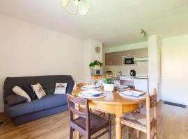 Duplex 6 pers avec balcon et parking à Bourisp - FR-1-296-507，位于Bourisp的酒店