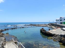 Casa Costa Jameos，位于蓬塔穆赫雷斯的酒店