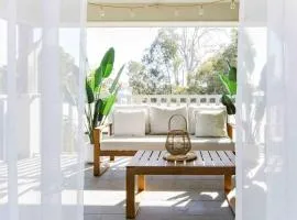 Bright & Cosy 2 Bed, 2 Bath Apartment, With Pool
