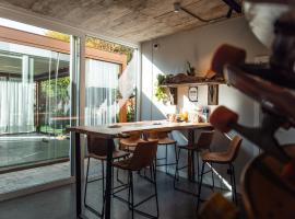 Zarautz Surf House，位于扎鲁亚斯的酒店