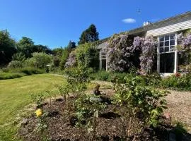 Parteen A Lax, River House & Gardens