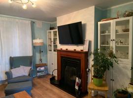 2 bed Cozy Home Lusk - 15min from Dublin airport!，位于Lusk的度假屋