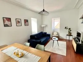 Family-Friendly Duplex - NEAR CENTER - FREE PARKING - WIFI