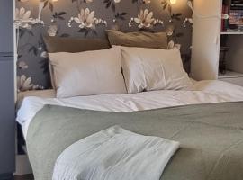 Mysig 1a med Minispa, 20 min från Kinnekulle，位于约特讷的酒店