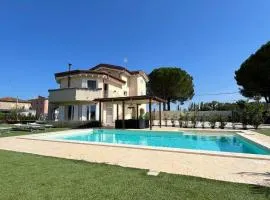 Villa Cangiano B&B and Pool