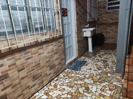 Casa próx Poliesportivo São Bernardo do Campo，位于圣贝尔纳多-杜坎普的酒店