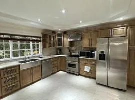 Jacks Hill Villa - Kingston