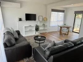 Nth Central 4BR Reno w WiFi