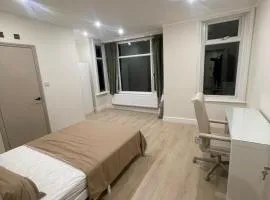 Private Room in AUR Residence