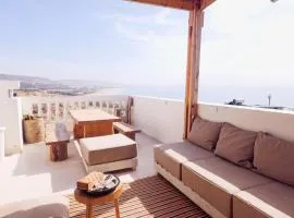 Tazuri Surf House