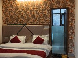 Aston Hills - Luxury Comfort !! Travellers Delight !! Budget Friendly !! Prime Location !! Guest Favourite，位于西姆拉的酒店