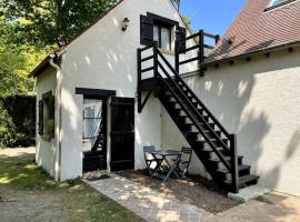 Charmant appartement tout équipé，位于Noisy-sur-École的酒店