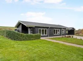 Stunning Home In Knebel With 3 Bedrooms And Wifi