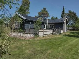 Awesome Home In Ebeltoft With 2 Bedrooms And Internet